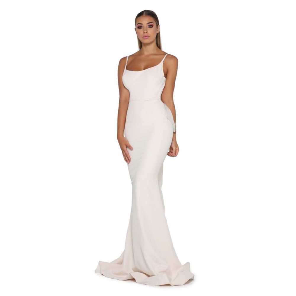 Cream Fit & Flare Bridal Gown With Detachable Bow